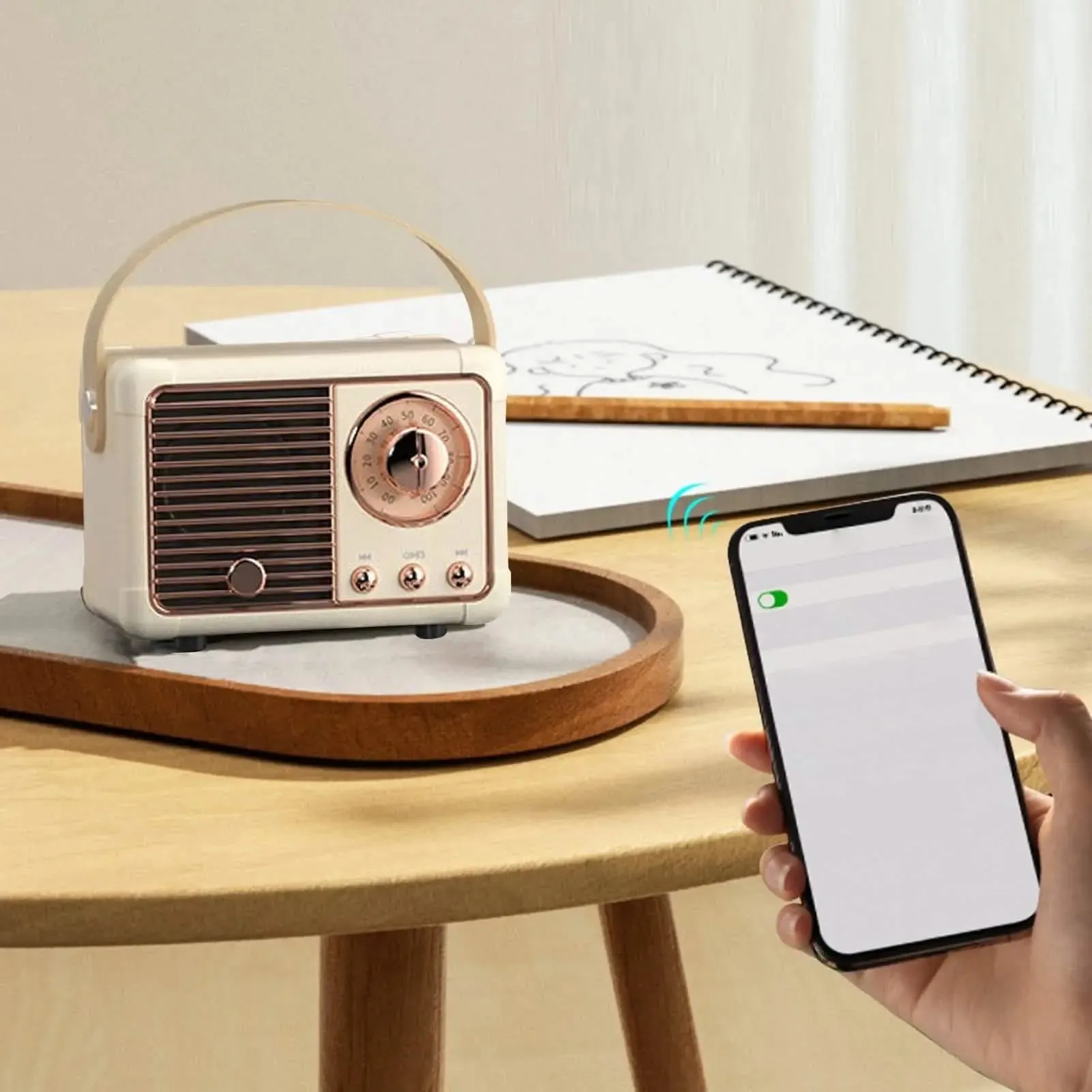 Vintage-Inspired Bluetooth Speaker with FM Radio Functionality